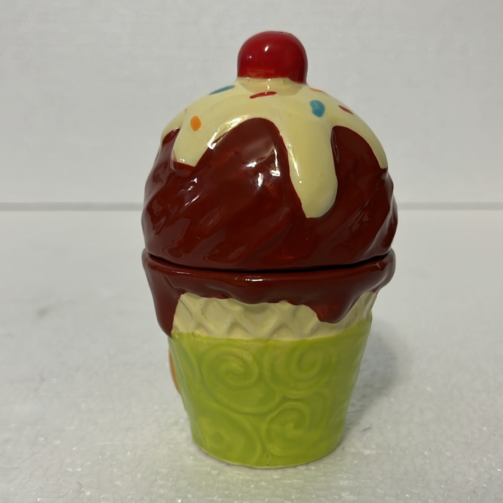 Cracker Barrel Sweet Rewards Chocolate Moment Ceramic Salt + Pepper Shakers - Picture 2 of 9